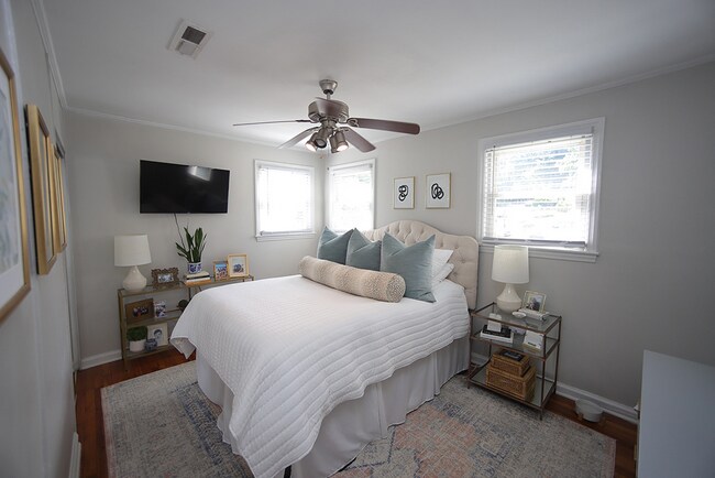 Building Photo - Two Bedroom Cottage - Five Points East, Raleigh, NC - Inside the Beltline!