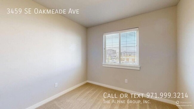 Building Photo - 3459 SE Oakmeade Ave