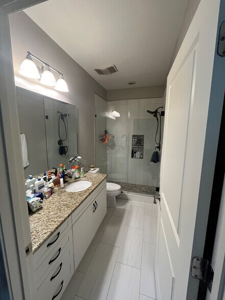 Master Bath - 1310 Kenilworth Ave