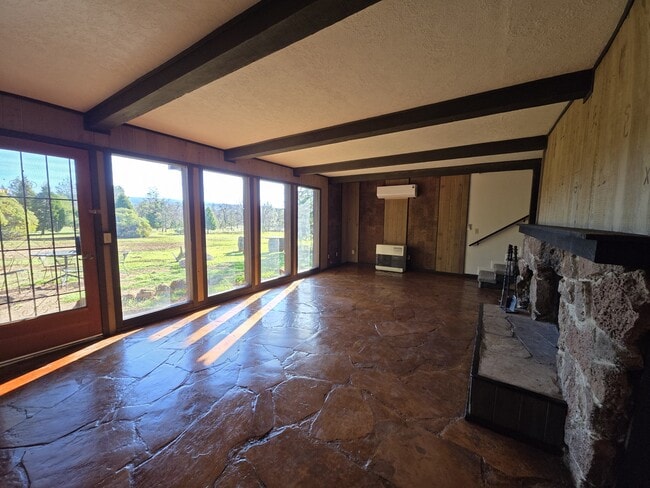 Building Photo - 5040 Wilson Hill Rd