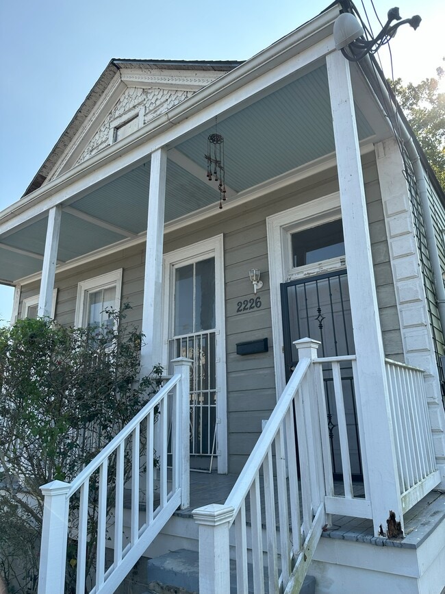 Primary Photo - 2224 Marigny St