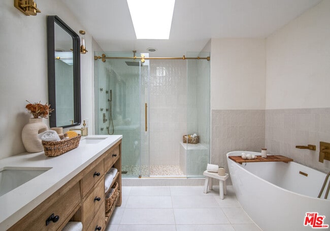 Building Photo - 9265 Thrush Way