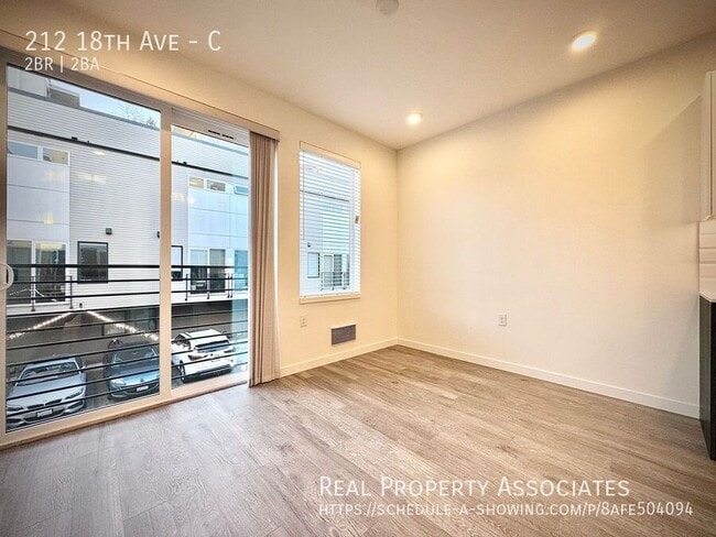 Building Photo - 212 18th Ave