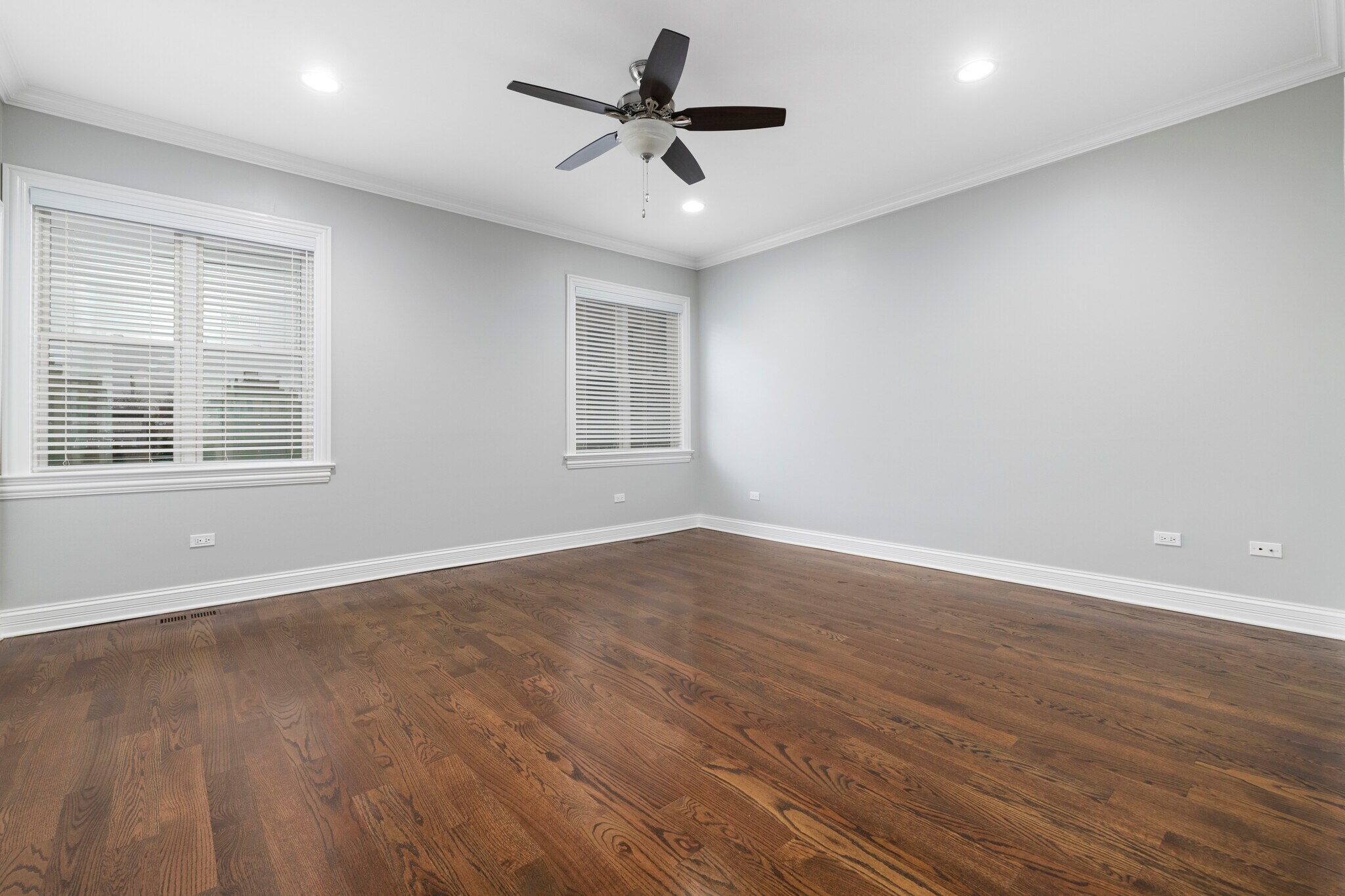 Building Photo - 1356 W Grand Ave