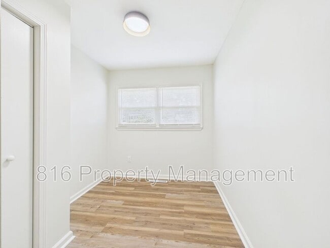 Building Photo - 5201 Alma St