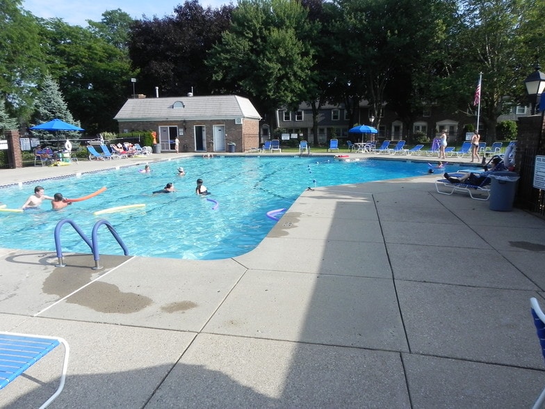 Pool - 20 Guilford Ln