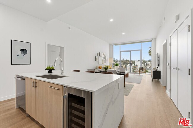 Building Photo - 8500 Burton Wy