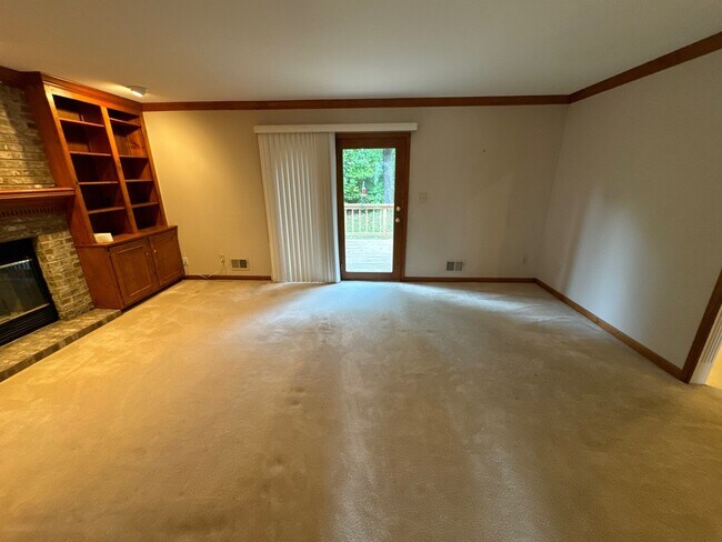 Building Photo - 10985 Eagles Cove Dr