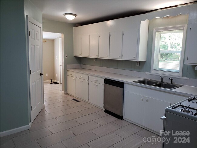 Building Photo - 9055 Unity Church Rd