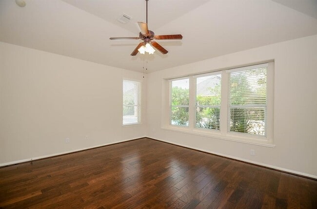 Building Photo - 2826 Firecrest Dr