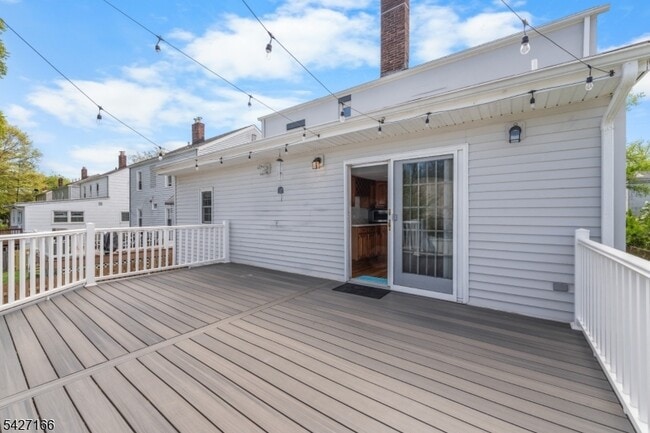 Building Photo - 12 Roosevelt Ave