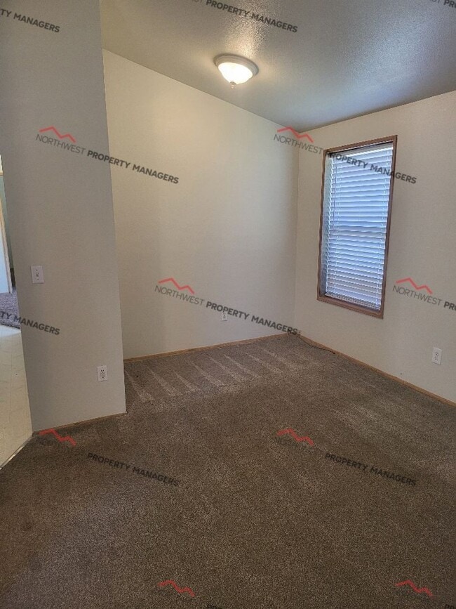 Building Photo - STATUS: AVAILABLE   | R80h | $1595.00