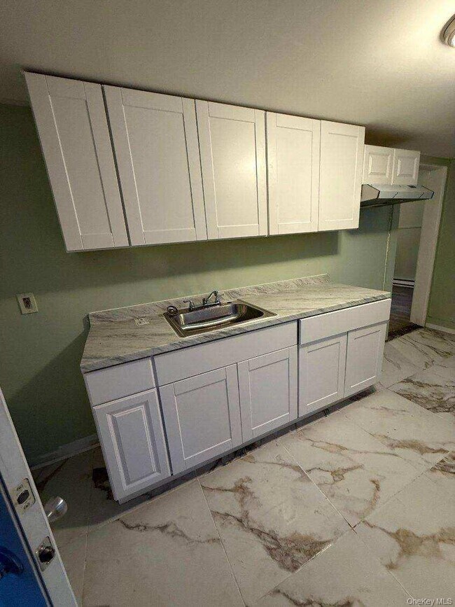 Building Photo - 10 Church Ave