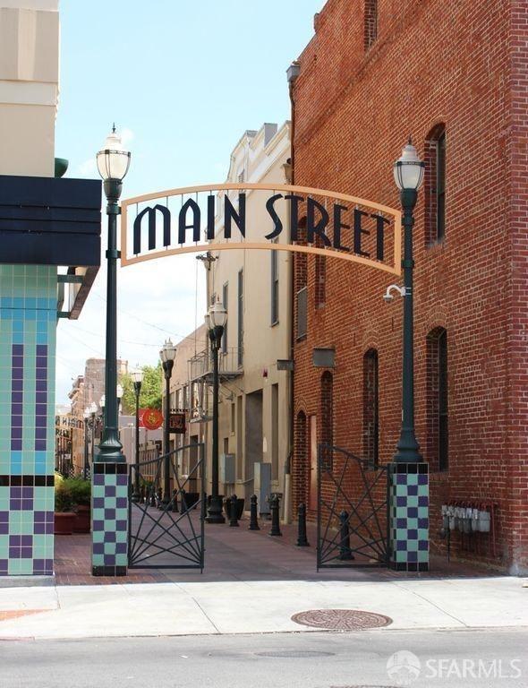 Building Photo - 21 S Claremont St