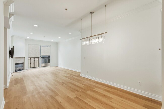 Building Photo - Massive Three Bedroom Two Bath Condo Available now!