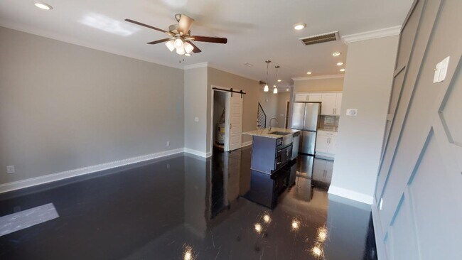 Building Photo - Charming 3-Bedroom Home in the Heart of Clarksville – Nashville Style Living!