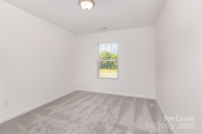 Building Photo - 3160 Lilac Grove Dr