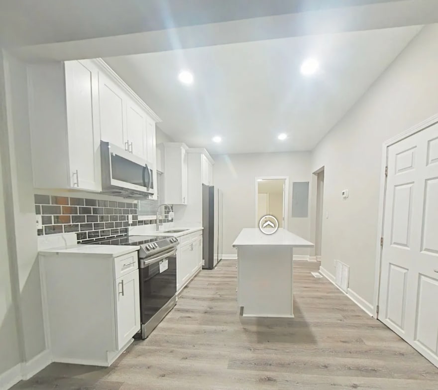 Building Photo - 249 Laurel Ave SW