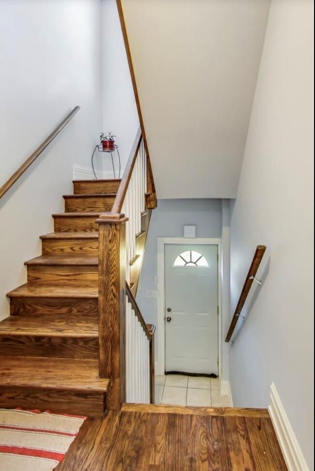 Building Photo - 4988 N Elston Ave