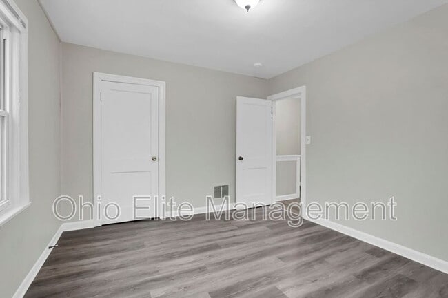 Building Photo - 2239 Homestead Dr