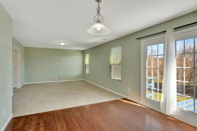 Building Photo - 2576 Jordan Ridge Dr