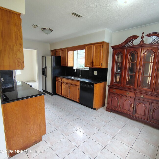 Building Photo - 5427 Hickson Rd