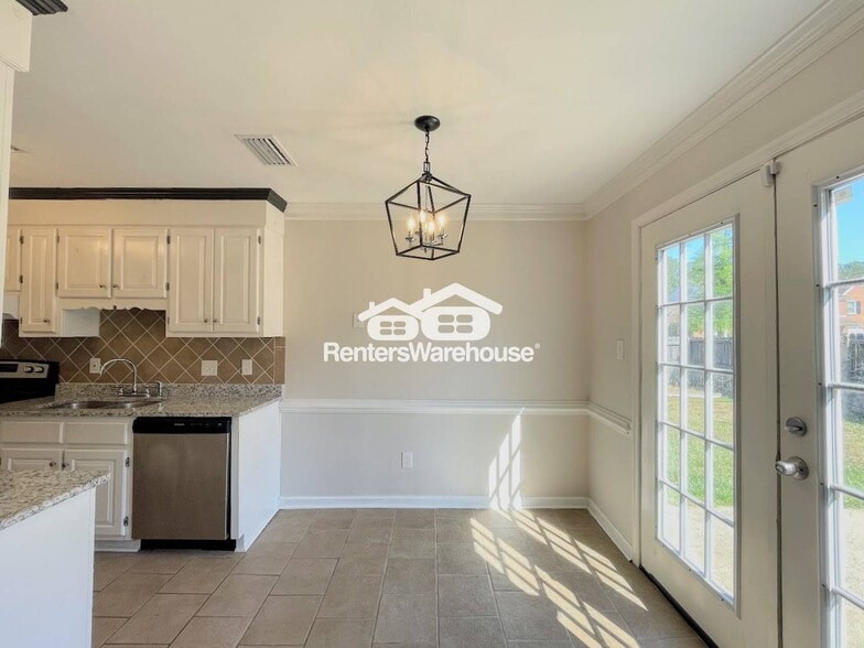 Building Photo - 447 San Roman Dr