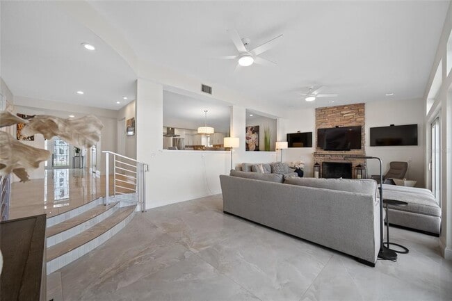 Building Photo - 540 59th Ave