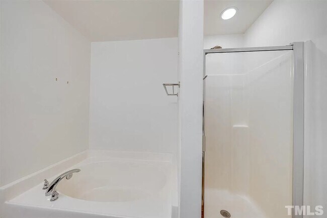Building Photo - 125 Golden Meadow Ct