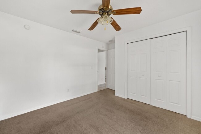Building Photo - Spacious 3-Bedroom Home with Modern Open Floor Plan in Desirable Marion Oaks!