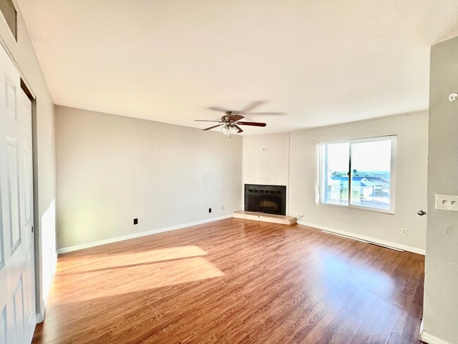 Building Photo - 2149 Exeter Dr