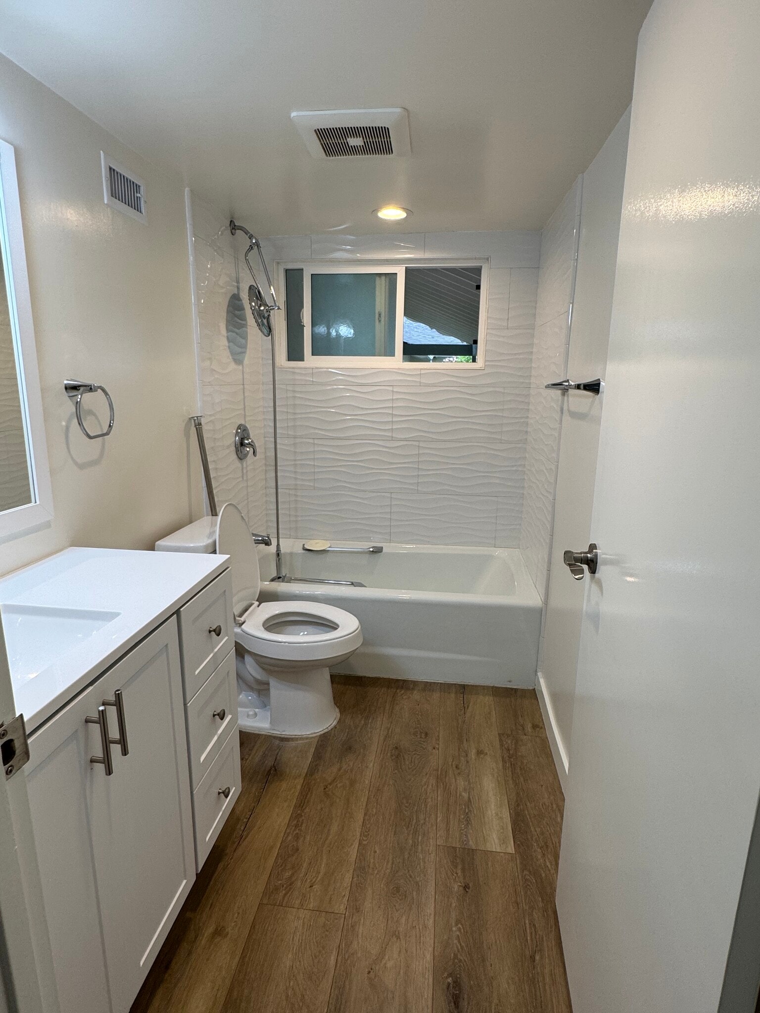 Bathroom #1 - 11305 Sheldon St