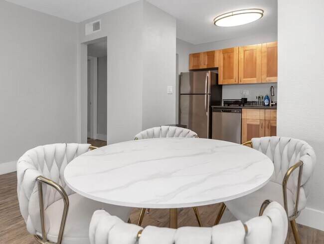 Building Photo - 4312 W Roland St