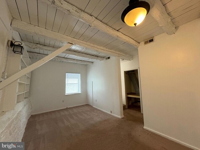 Building Photo - 5001 Carroll Manor Rd