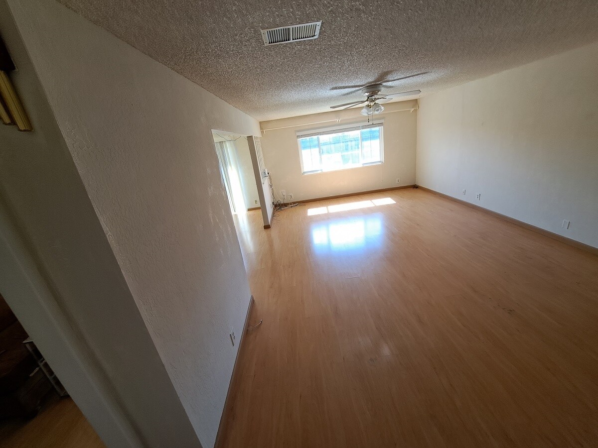 Living Room - 5517 Fiesta Rd