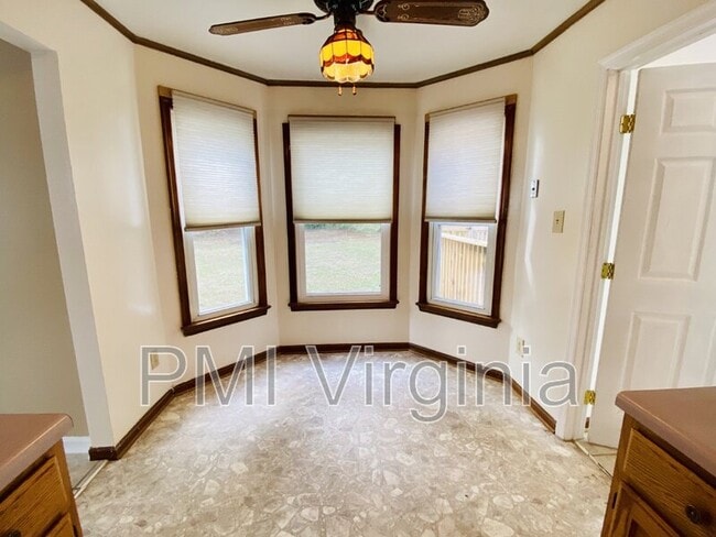 Building Photo - 604 Birchridge Ct