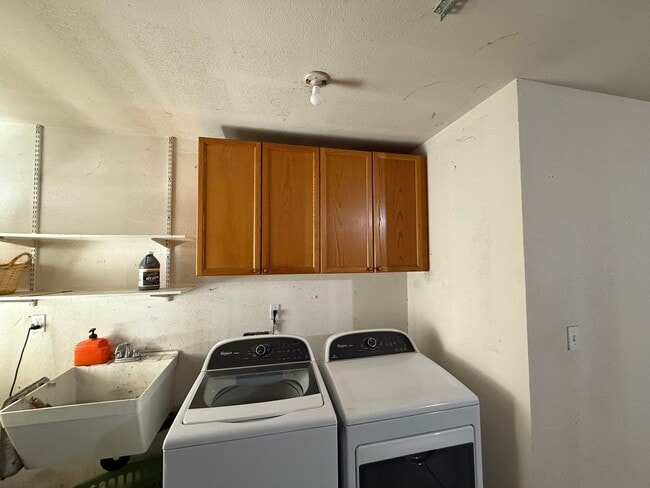 Building Photo - Single Story 4-bedroom home in Sylvan Scho...