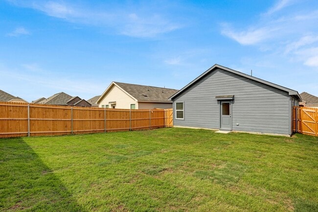Building Photo - 835 Madrono Dr