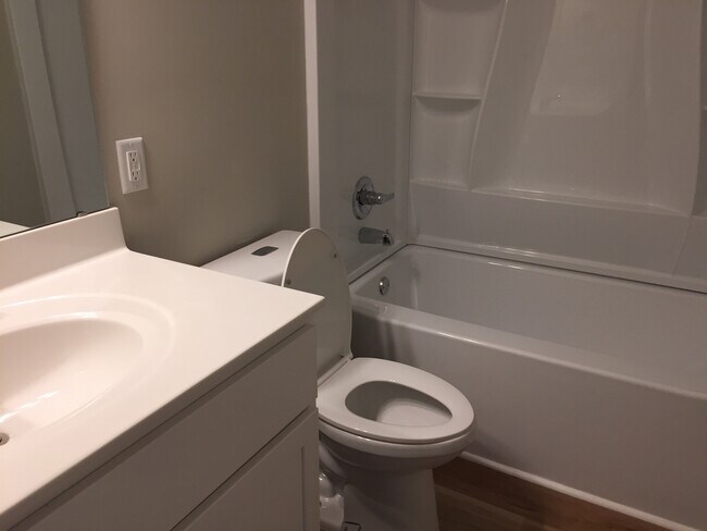 Building Photo - 6700 Jefferson Pl