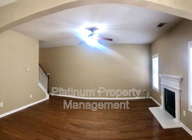 Building Photo - 6583 Silk Tree Pointe