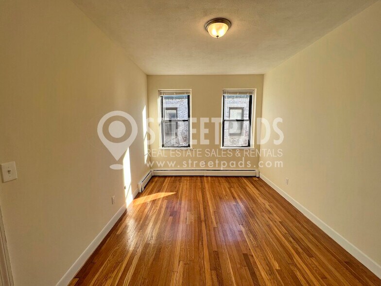 Building Photo - 60 Brighton Ave