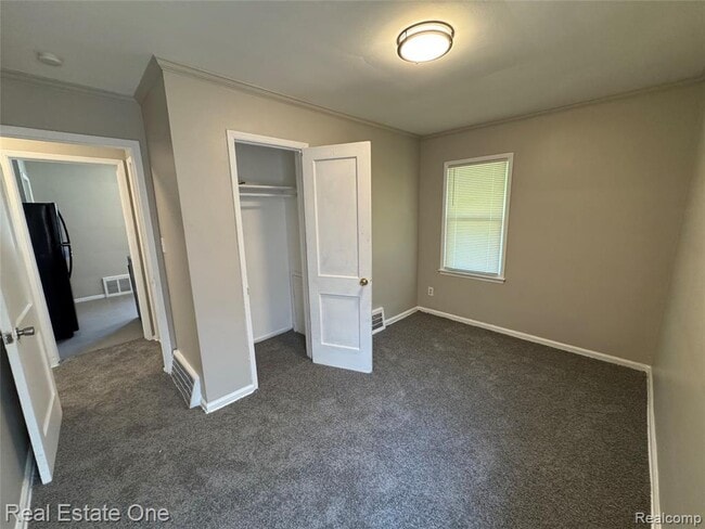 Building Photo - 3162 Chestnut St