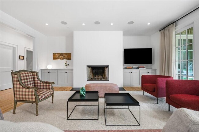 Building Photo - 1280 Becket Dr NE