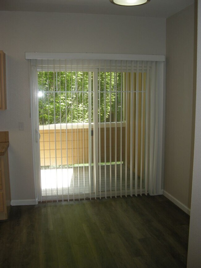 Building Photo - Two Bedroom, Two and a Half Bath Townhome ...