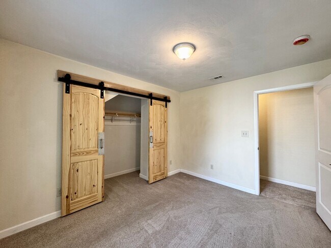 Building Photo - Available NOW! Unique Home in Wesleyan Cha...