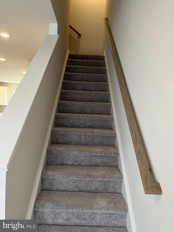 Building Photo - 37 E Front St