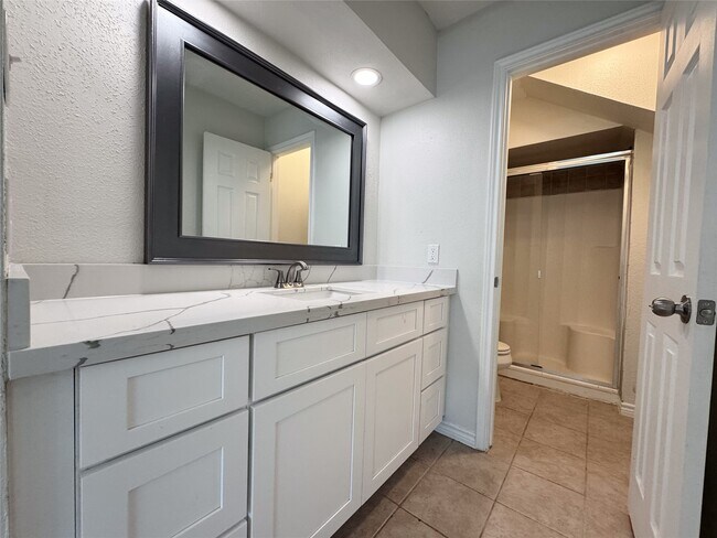 Building Photo - 22018 Elsinore Dr