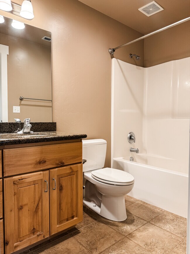 Building Photo - 1022 S 1050 E