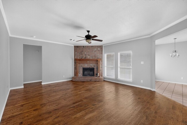 Building Photo - Spacious 4-Bedroom Home with Bonus Room and Large Backyard in Caruth Lake