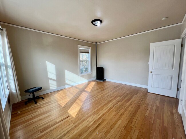 Building Photo - Classic Living at the Novell! Close to UW ...